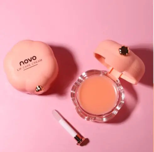 Moisturizing Lip Balm with Plant Essential Oils